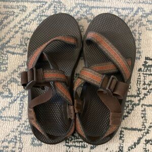 Men’s Chacos size 9